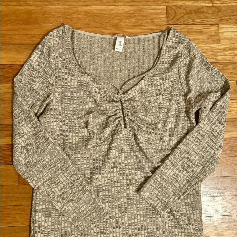 Adorable Women’s H&M Top